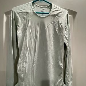 Athleta Speedlight top size medium